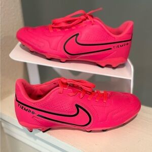 Nike Tiempo Legend 8 Club Kid Youth Sz 4Y Soccer Cleats Hot Pink DA1331-600